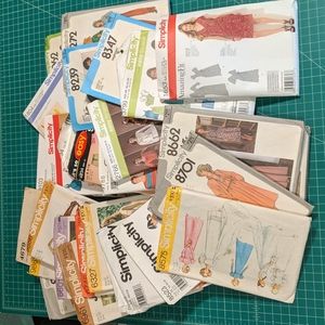 Vintage & newer Simplicity sewing patterns